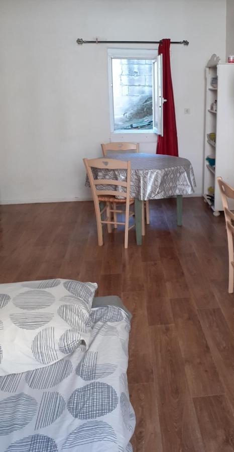 Apartamento Studio idéalement placé intra-muros Aviñón Exterior foto
